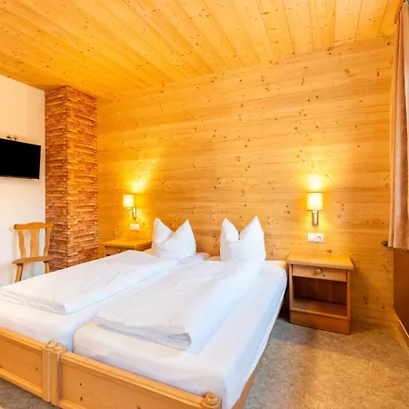 House In Near Zillertal Slopes フューゲン